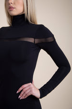 Kép betöltése a galériamegjelenítőbe: Poliamid fekete necc betétes alakformáló, gombos ruha, dupla anyag, hátán zippes
